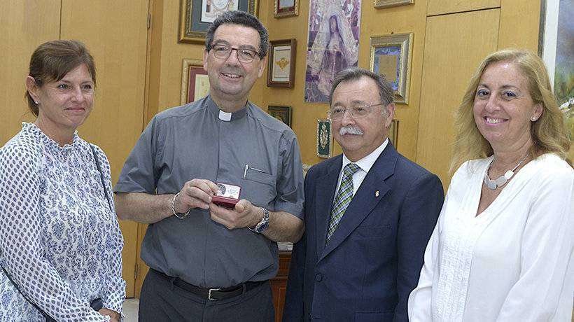 El vicario, junto al presidente Vivas y las consejeras Deu y Nieto (CEDIDA)