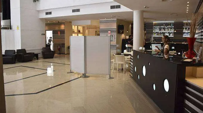 Dependencias del hotel Puerta de &Aacute;frica (C.A./ARCHIVO)