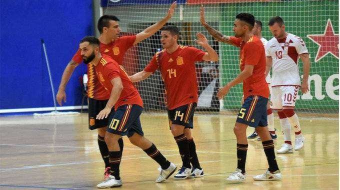 Los jugadores españoles celebran un gol (FFCE) FÚTBOL SALA