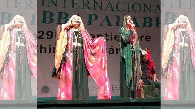 Sara Sae (izquierda) durante una de sus actuaciones en Méjico (CEDIDA)