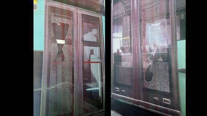 Estdo en el que quedaron los dos autobuses atacados (CEDIDA)