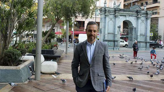 Juan Bravo, en la Plaza de los Reyes (C.A.)