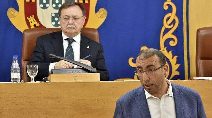 Vivas y Al&iacute;, durante una sesi&oacute;n del pleno de la Asamblea (C.A./ARCHIVO)