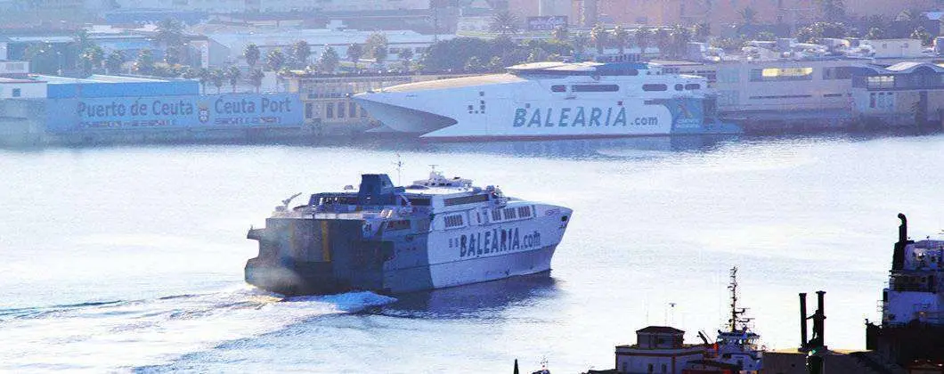 Passion-por-formentera-y-avemar-dos-entrando-a-puerto-BAlearia-(15)