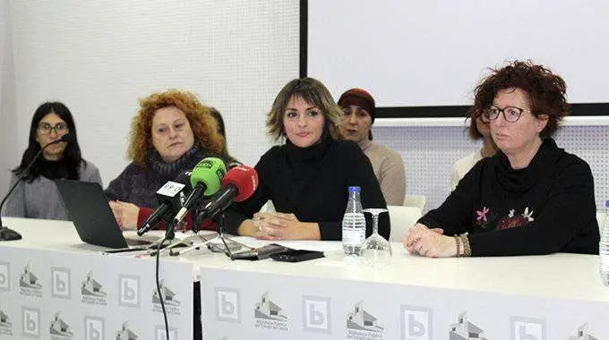 Las integrantes de la coordinadora de la Plataforma, durante la rueda de prensa ofrecida hoy (C.A.)
