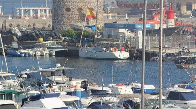 Embarcaciones de recreo en el puerto deportivo (C.A.)