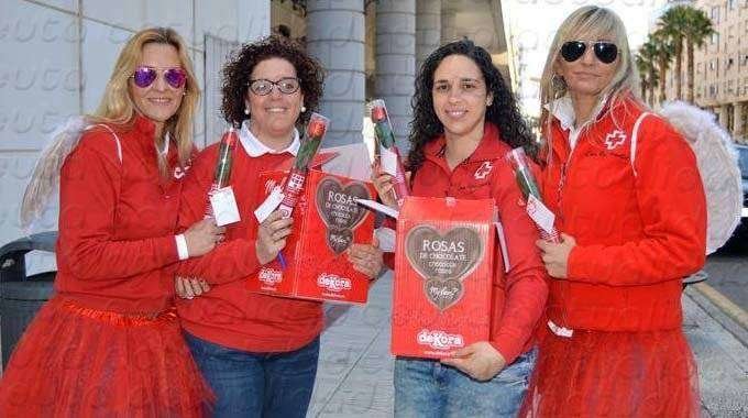 Voluntarias de Cruz Roja para la campaña &#34;San Valentín solidario&#34; (C.A./ARCHIVO)