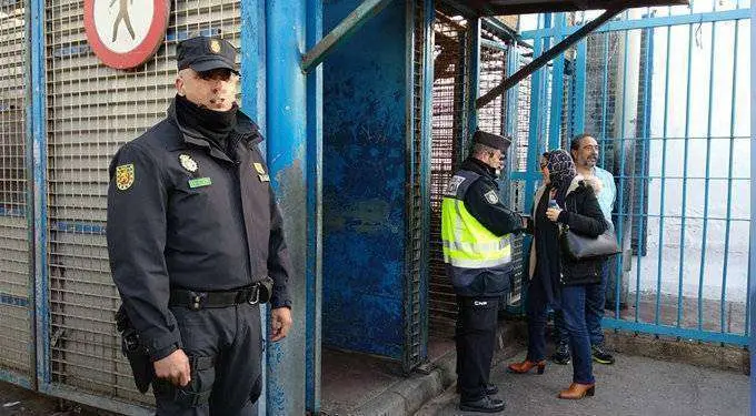 Agentes de la Polic&iacute;a Nacional, en la frontera (C.A./ARCHIVO)