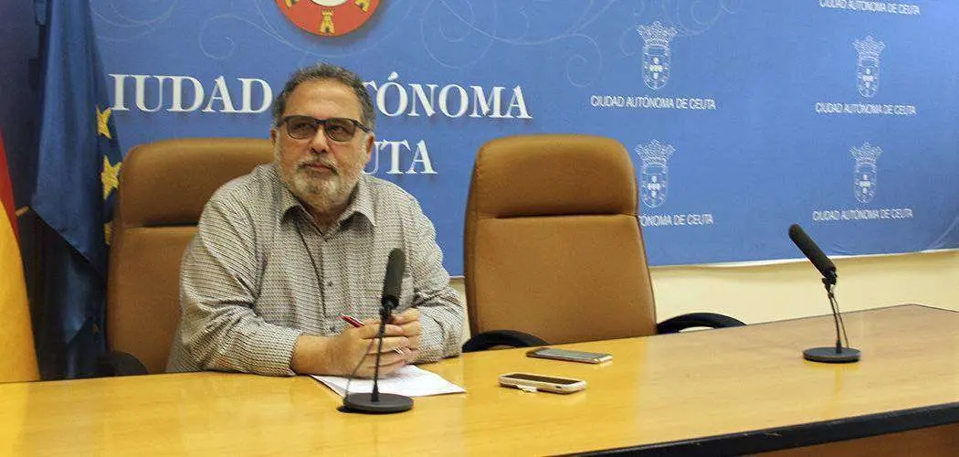 Antonio Ram&iacute;rez, antes del inicio de la rueda de prensa ofrecida hoy (C.A.)