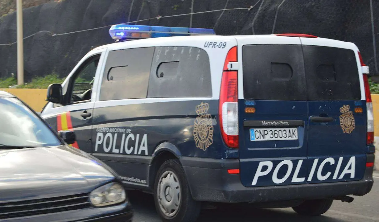 policia-nacional-furg&oacute;n