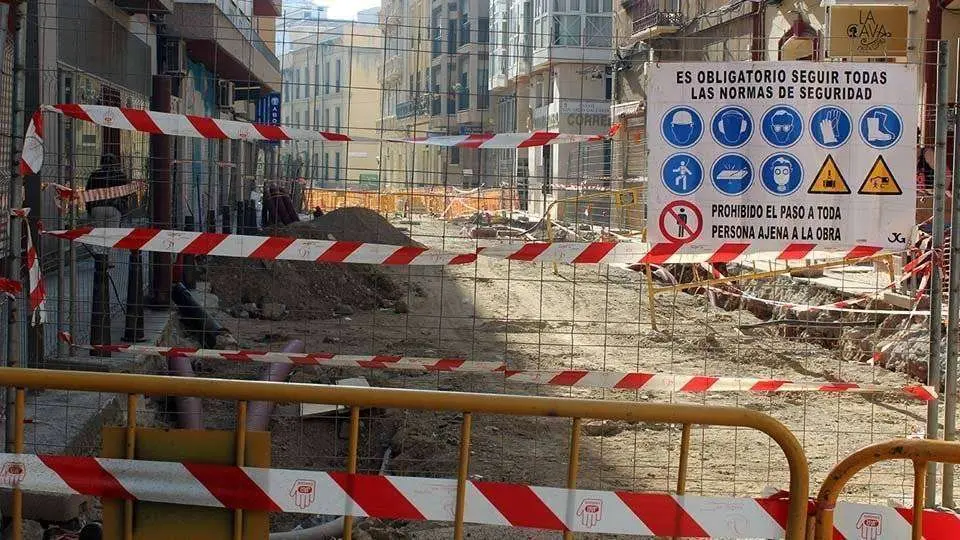 Obras en la calle J&aacute;udenes (C.A.)