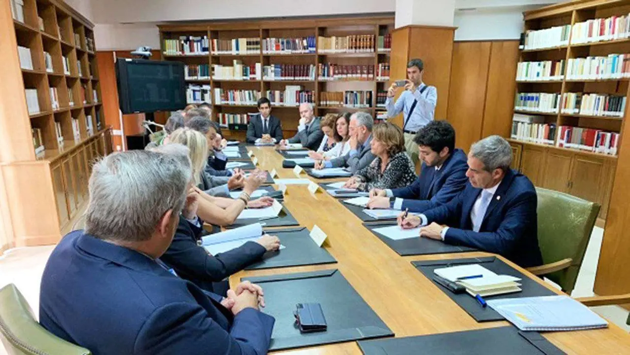 reunion-ministra-de-justicia-en-cadiz