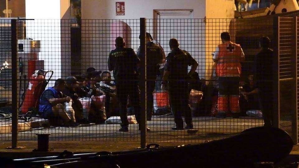 Los argelinos, custodiados en el puerto deportivo por la Guardia Civil (CEDIDA)