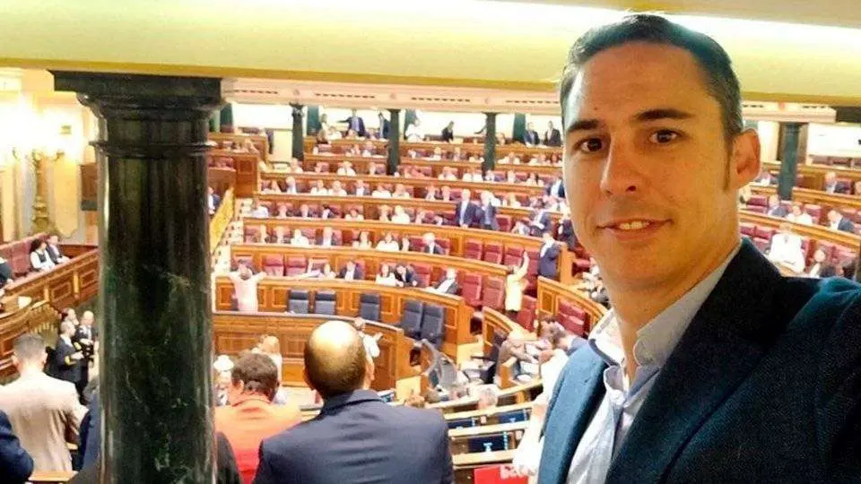 El diputado Jos&eacute; Sim&oacute;n, en el Congreso (CEDIDA)