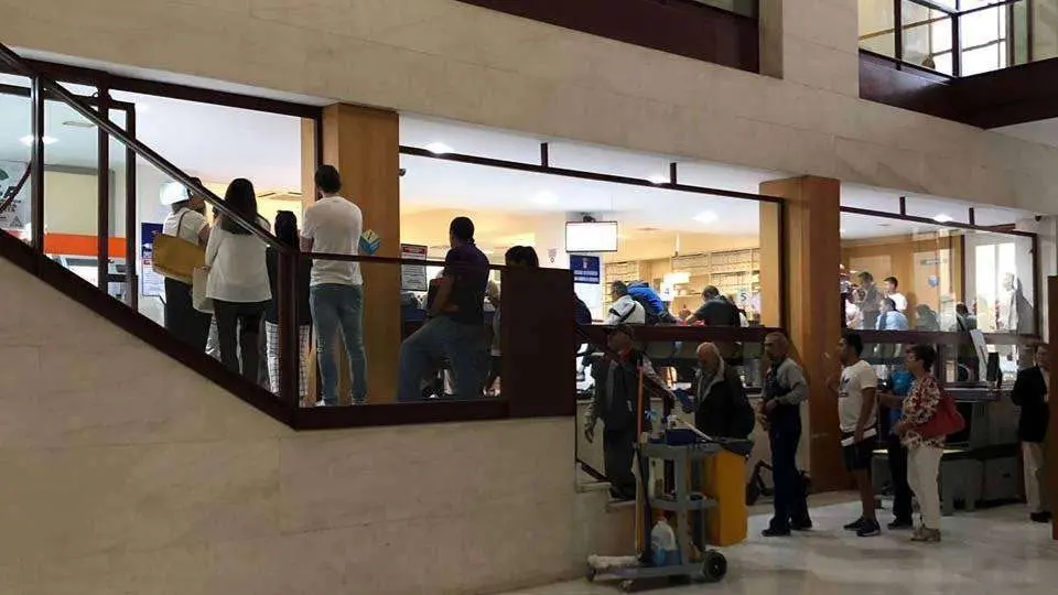 Colas en el negociado de Estad&iacute;stica (CEDIDA)