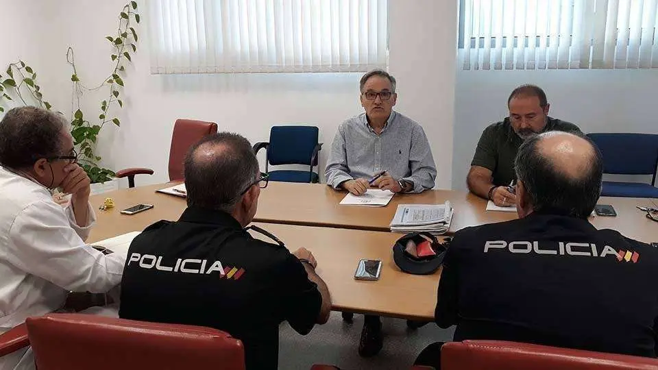 Un momento de la reuni&oacute;n celebrada hoy (CEDIDA) AGRESIONES A SANITARIOS