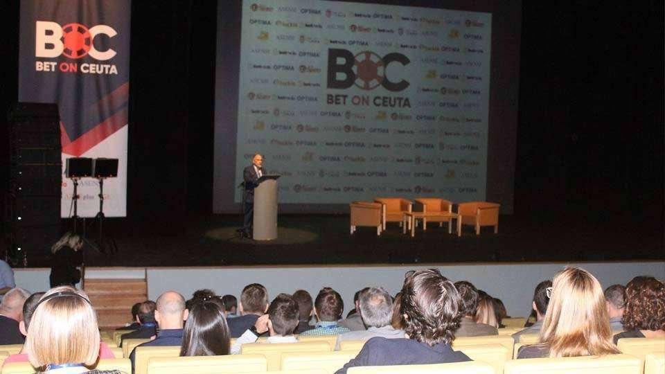 Alberto Gaitán, durante el acto de inauguración de la conferencia (C.A.)