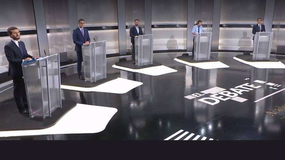 Los cinco líderes durante el debate celebrado ayer