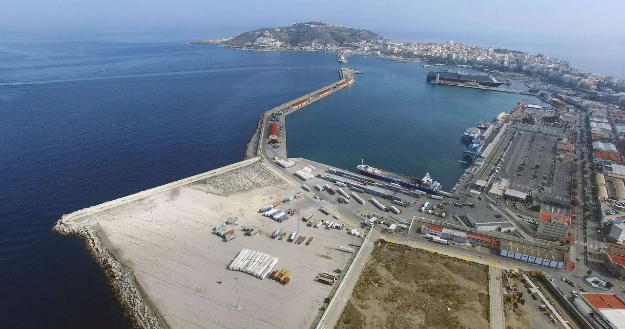 puerto desde poniente_