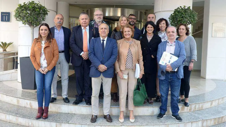 Los miembros de la Red Centinela, hoy junto al consejero Javier Guerrero (CEDIDA)