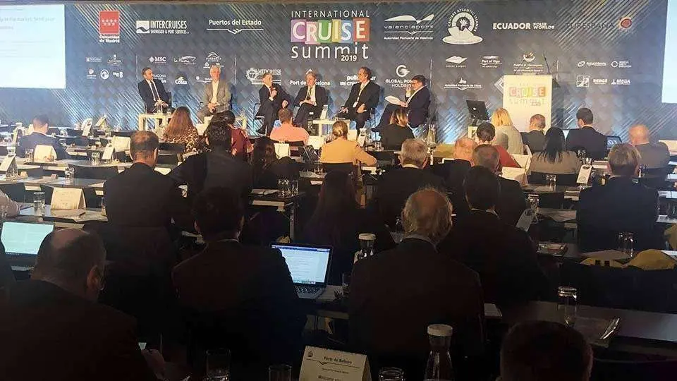 Una de las sesiones del "International Cruise Summit" (CEDIDA)