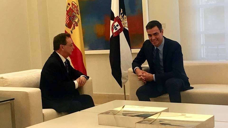 Juan Vivas y Pedro Sánchez, reunidos en Moncloa (C.A./ARCHIVO)