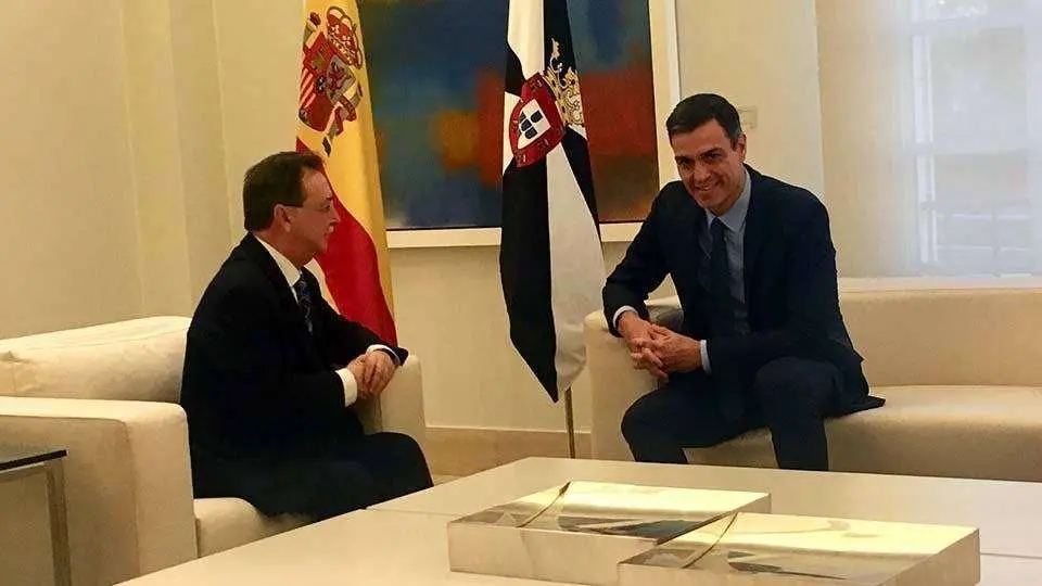 Juan Vivas y Pedro S&aacute;nchez, reunidos en Moncloa (C.A./ARCHIVO)