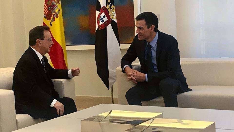 Vivas y Sánchez, durante un encuentro en Moncloa (CEDIDA)