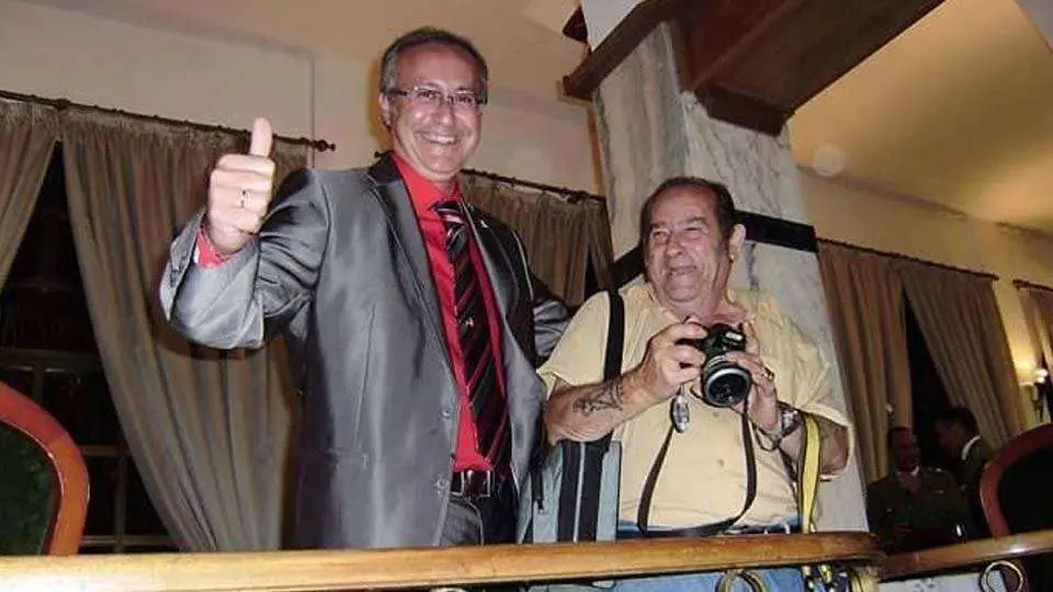 Rodr&iacute;guez Vera, a la derecha, en un acto militar (C.A./ARCHIVO)