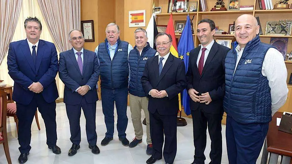 El presidente Vivas, reunido hoy con representantes de la empresa GTD (CEDIDA)