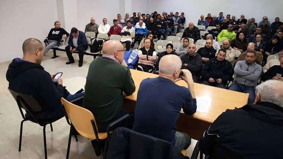 Un momento de la asamblea de trabajadores celebrada esta tarde (CEDIDA) BRIGADAS VERDES