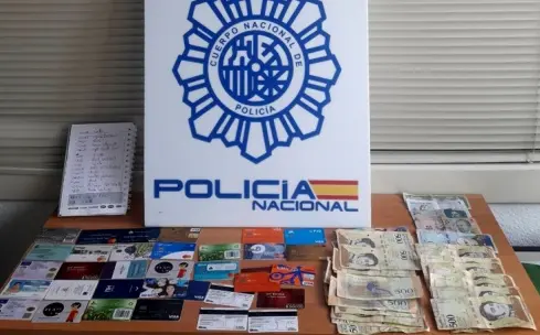 Polic&iacute;a