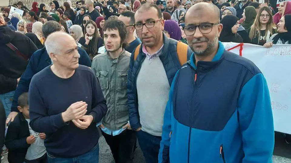 Al&iacute;, segundo por la derecha, en la manifestaci&oacute;n celebrada ayer en defensa de la convivencia (FACEBOOK)