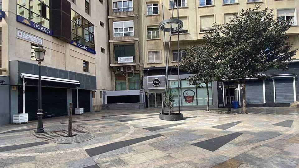 Locales de ocio en la Plaza Ricardo Mu&ntilde;oz cerrados estado de alarma (C.A.)