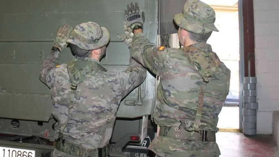 militares soldados