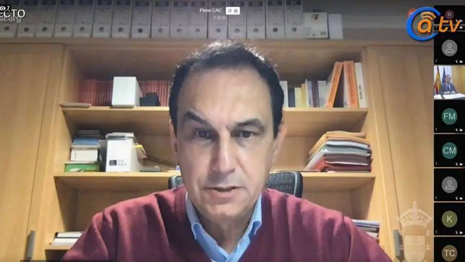 Manuel Hern&aacute;ndez, durante su intervenci&oacute;n (C.A.)