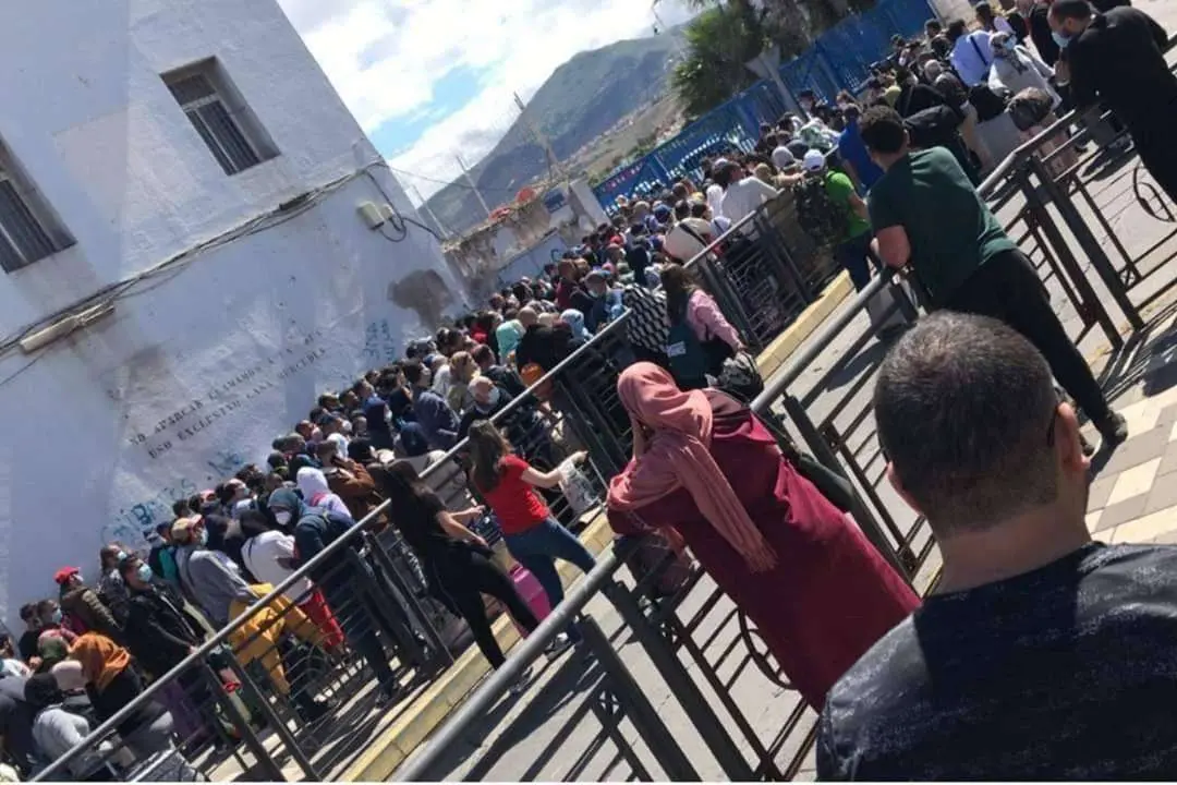 REPATRIADOS ATRAPA EN LA FRONTE