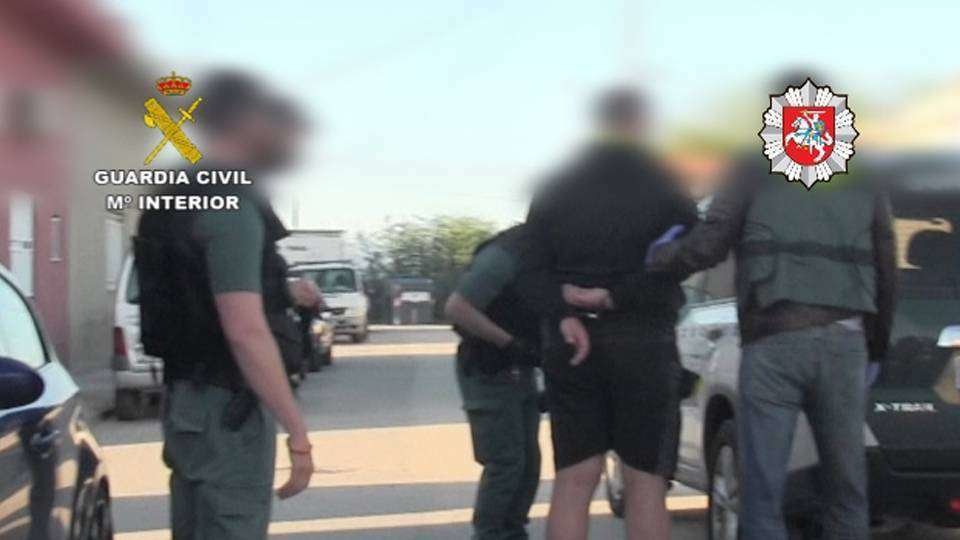 Momento de la detención de uno de los cabecillas de la organización (G.CIVIL)