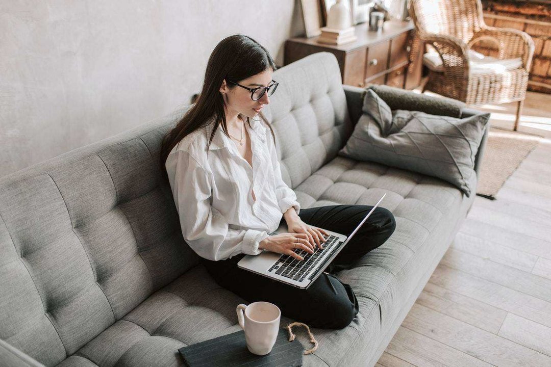  woman-working-at-home-using-laptop-4050291 