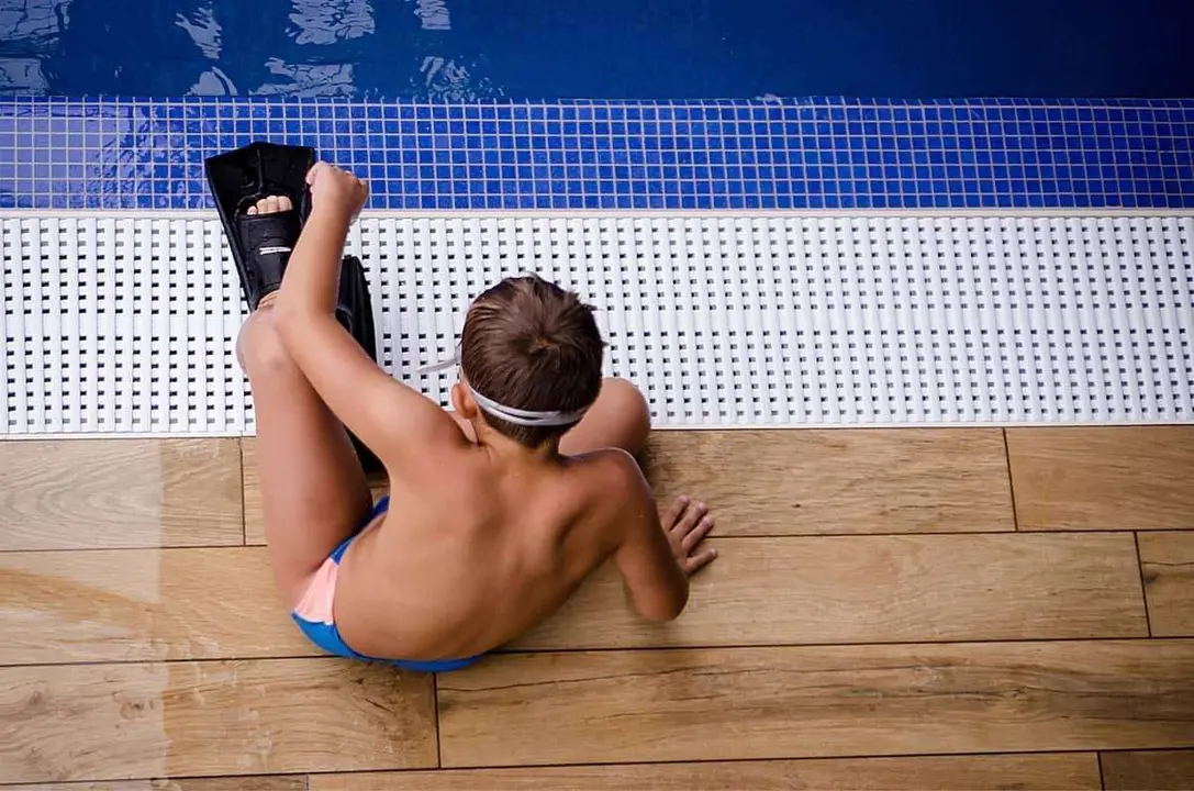  Tapones de cera en los o&iacute;dos: &iquest;c&oacute;mo evitar la otitis en verano? 