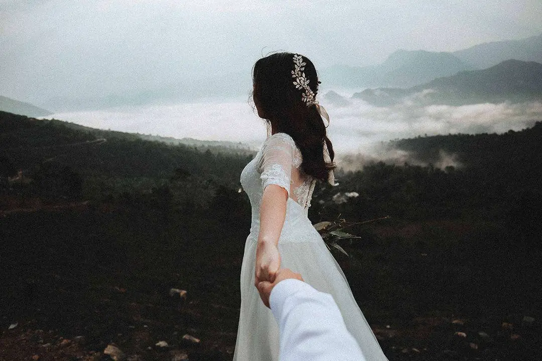  Bodas verano 2020: Si vas a dar el s&iacute;, acierta con tu vestido de novia. Foto Unsplash. 