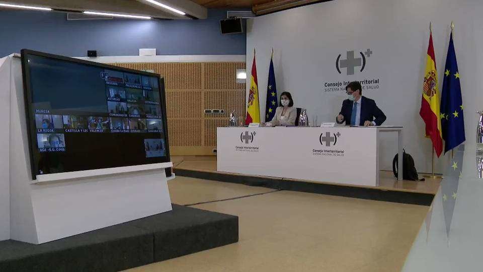 Los ministros Illa y Darias, durante la reunión por videoconferencia del Consejo Interterritorial de Salud (MONCLOA)