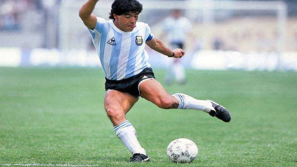 Maradona, con la elástica de la albiceleste