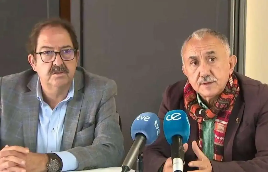 Juan Carlos P&eacute;rez (izquierda) y Jos&eacute; Mar&iacute;a &Aacute;lvarez, durante la rueda de prensa ofrecida este jueves en Ceuta (CEDIDA)