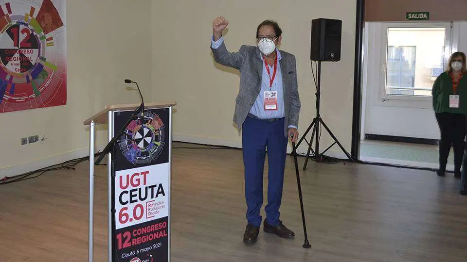 P&eacute;rez saluda a los delegados al t&eacute;rmino de las reuniones del Congreso