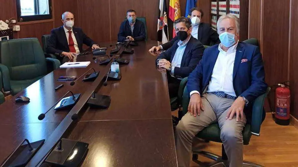 Doncel, reunido con los representantes de las navieras (CEDIDA) PUERTO