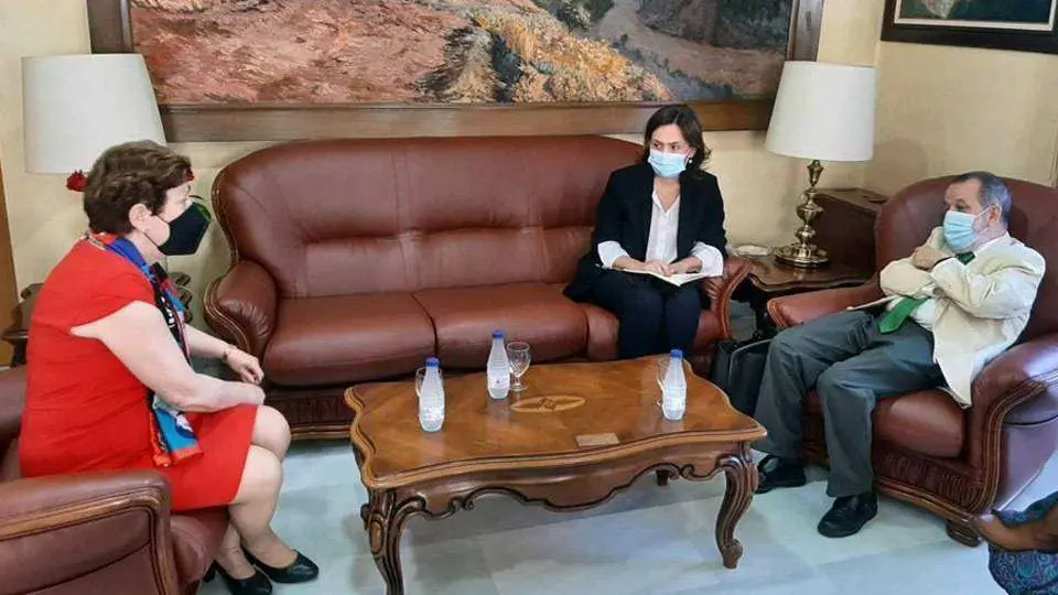 Fern&aacute;ndez Marug&aacute;n, durante la entrevista que ha mantenido esta ma&ntilde;ana con la delegada del Gobierno, Salvadora Mateos (CEDIDA)