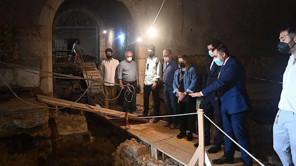 Visita a la Puerta Califal (CEDIDA)