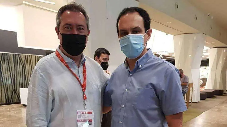 Hern&aacute;ndez, junto al nuevo secretario general del PSOE andaluz, Juan Espadas (CEDIDA)