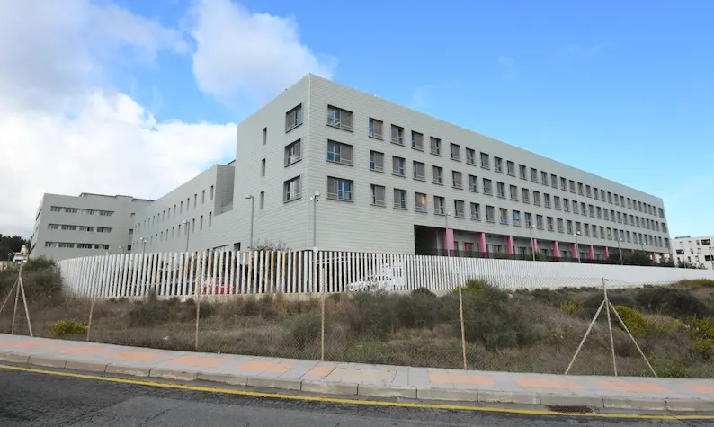 FACHADA-HOSPITAL-UNIVERSITARIO-CEUTA-ANTONI